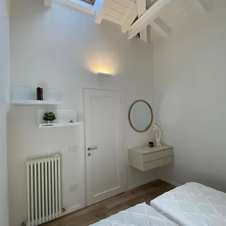 Grenier Blanc - Elegante Mansarda Apartment San Pietro in Casale
