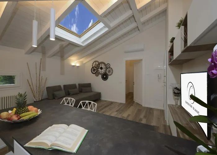 Apartment Grenier Blanc - Elegante Mansarda