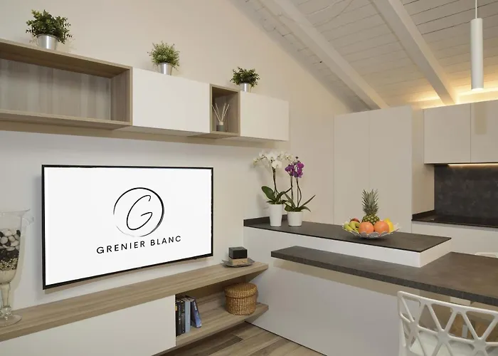 Grenier Blanc - Elegante Mansarda *