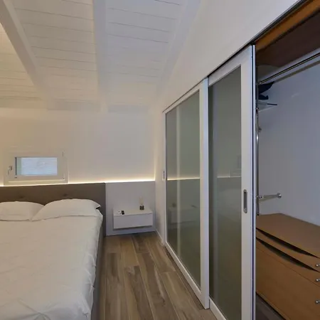 Grenier Blanc Elegante Mansarda 2 5 Ospiti Apartment