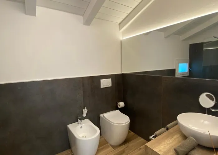 Grenier Blanc - Elegante Mansarda Appartement San Pietro in Casale